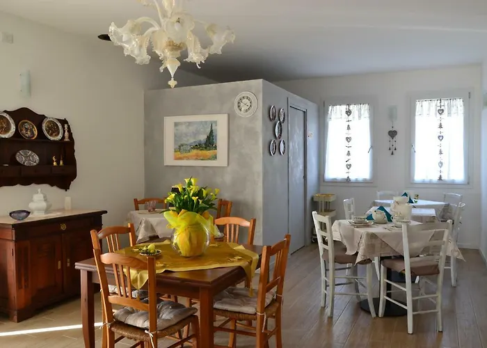 ホームステイ Co.me 563 *